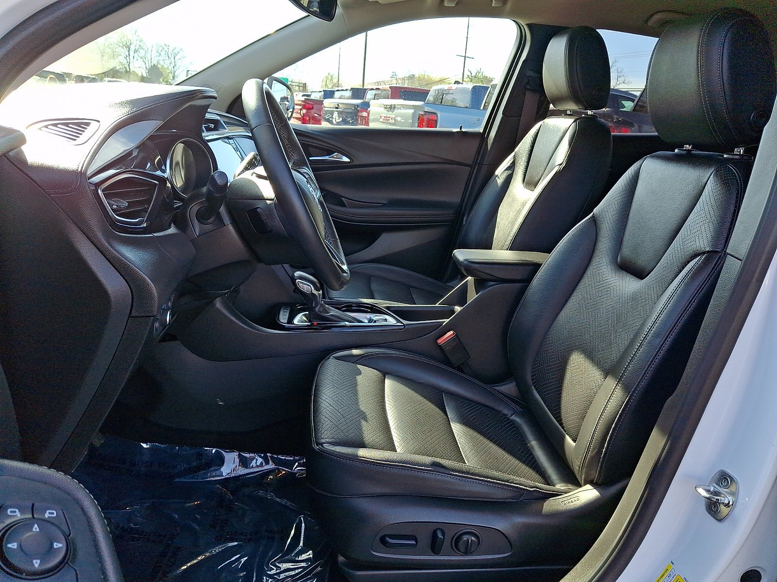 Used 2021 Buick Encore GX Essence image 14