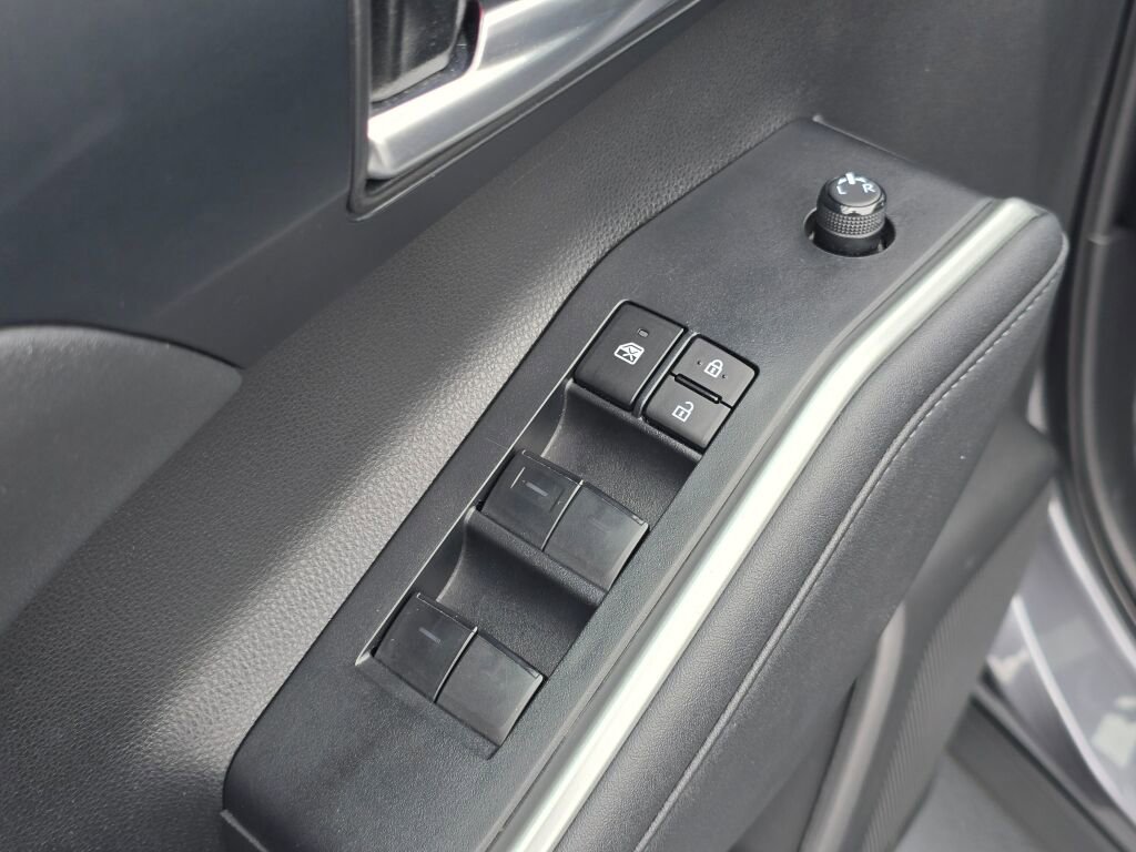 Used 2023 Toyota Highlander XLE FWD image 26
