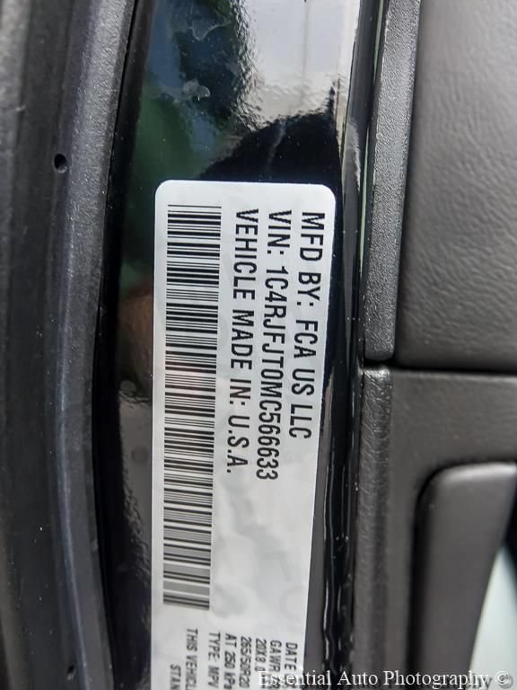 Used 2021 Jeep Grand Cherokee Summit w/ Platinum Series Group AWD/4WD image 31