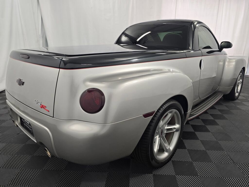 Used 2005 Chevrolet SSR w/ Preferred Equipment Group RWD image 5