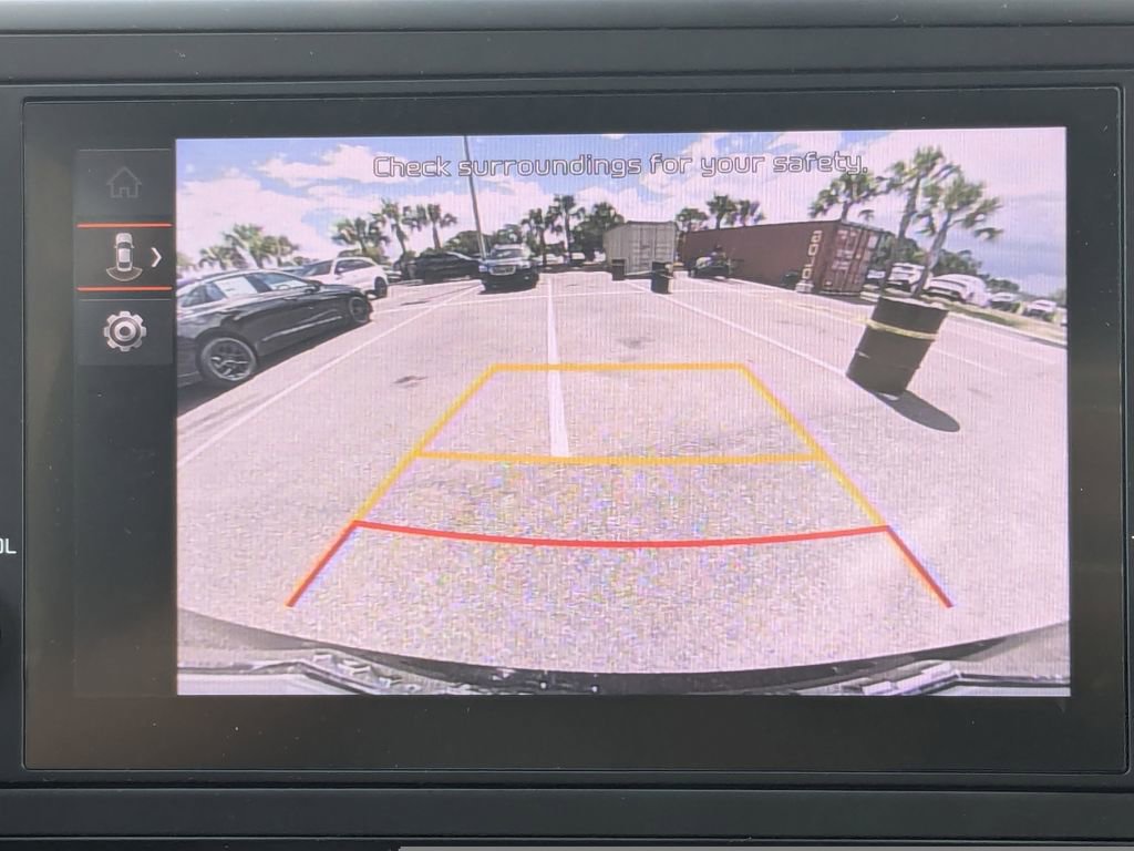 Used 2024 Kia Carnival LX image 24