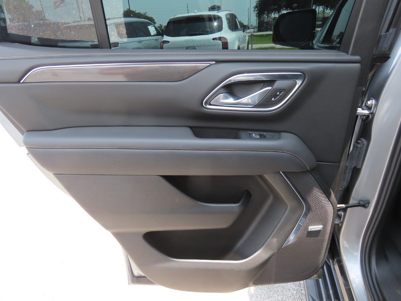 Used 2024 GMC Yukon AT4 w/ Technology Package AWD/4WD image 20