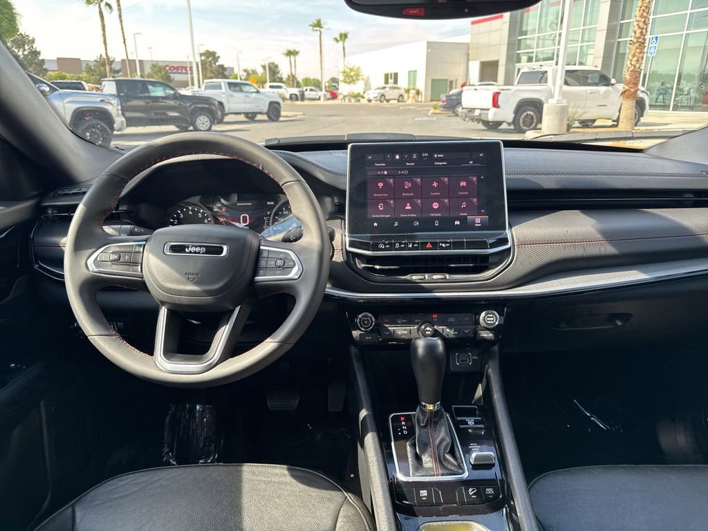 Used 2025 Jeep Compass Trailhawk w/ Trailer Tow Group image 17