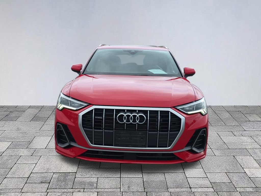 Used 2025 Audi Q3 2.0T Premium AWD/4WD image 2