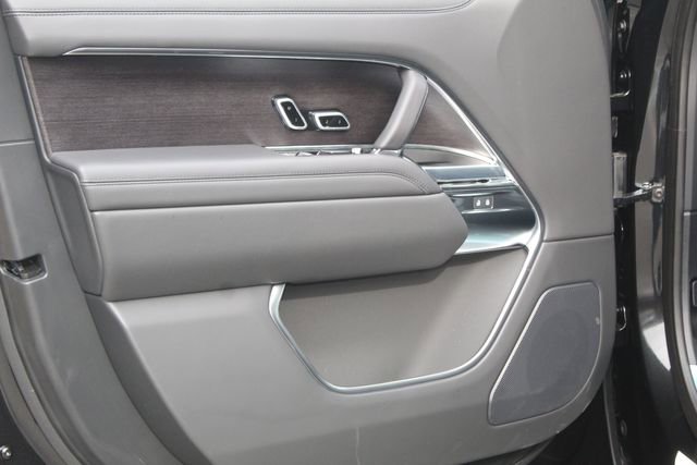 New 2026 Land Rover Range Rover Long Wheelbase SE image 21