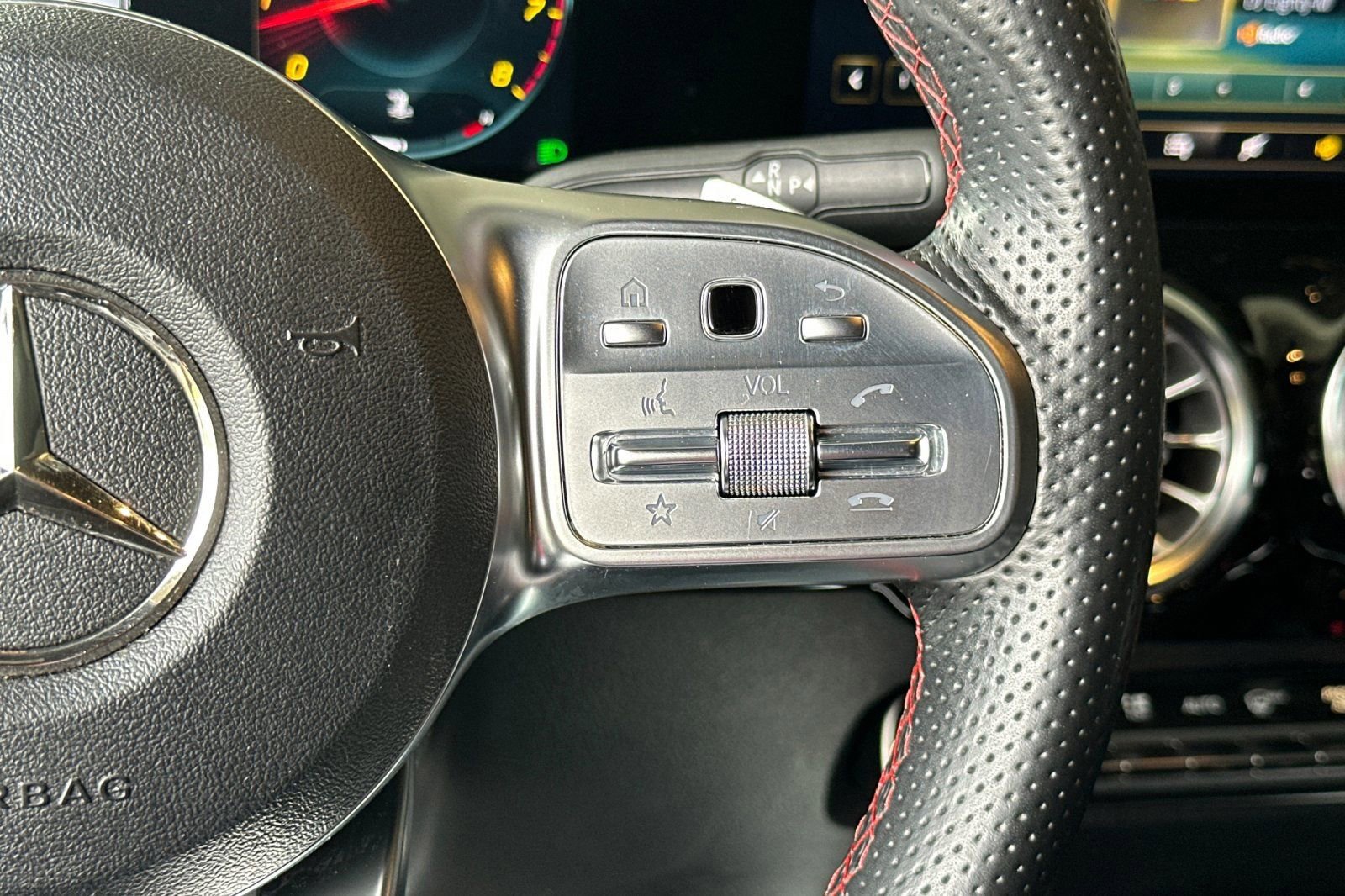 Certified 2022 Mercedes-Benz GLA 250 4MATIC image 34