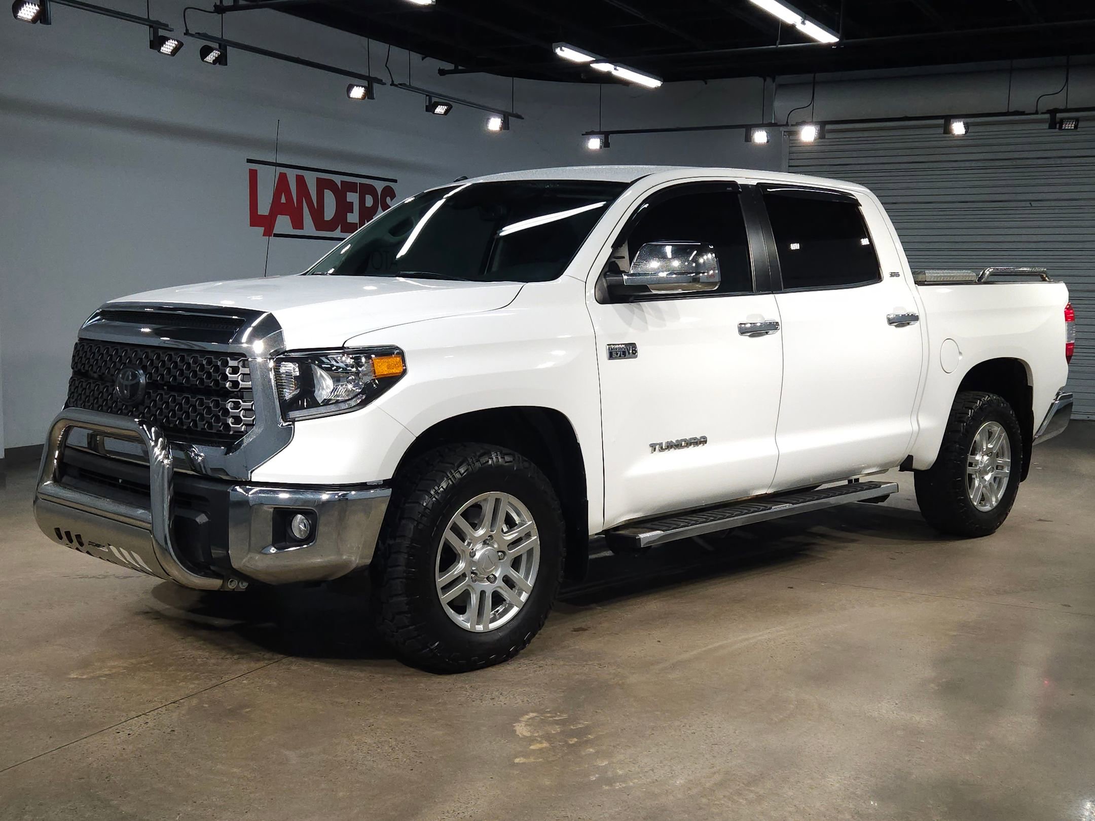 Used 2018 Toyota Tundra SR5 w/ SR5 Upgrade Package image 3