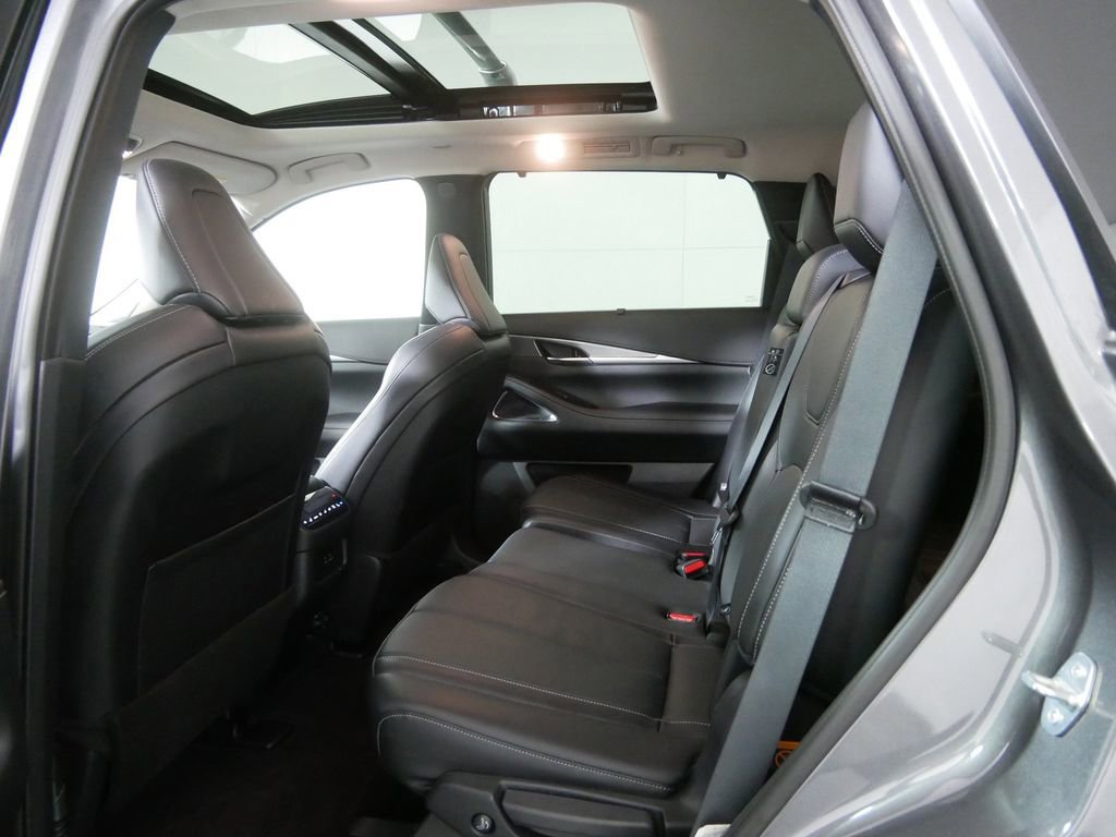 Certified 2025 INFINITI QX60 Luxe w/ Cargo Package AWD/4WD image 23