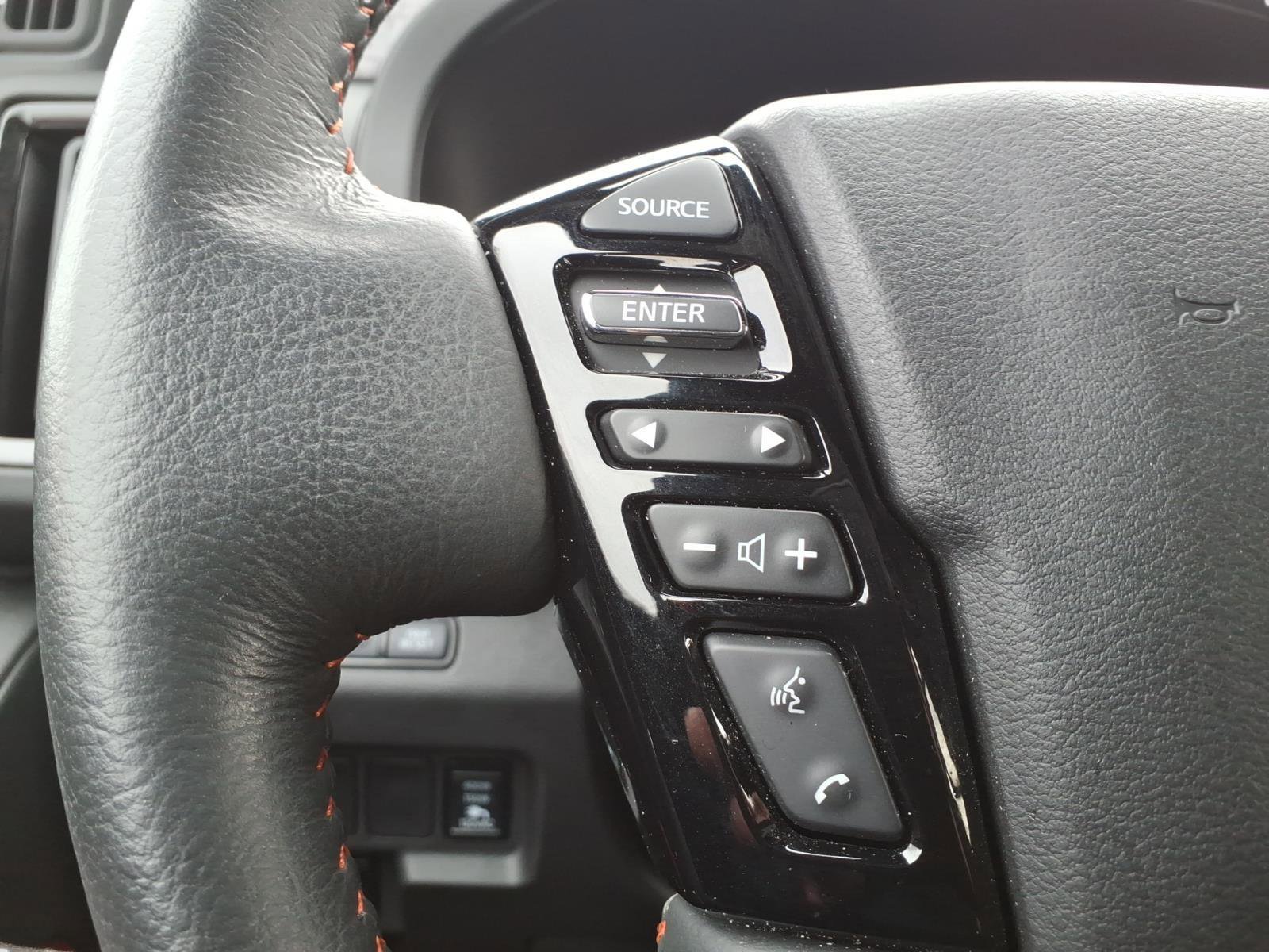 Used 2025 Nissan Frontier PRO-4X w/ Pro Convenience Package image 23