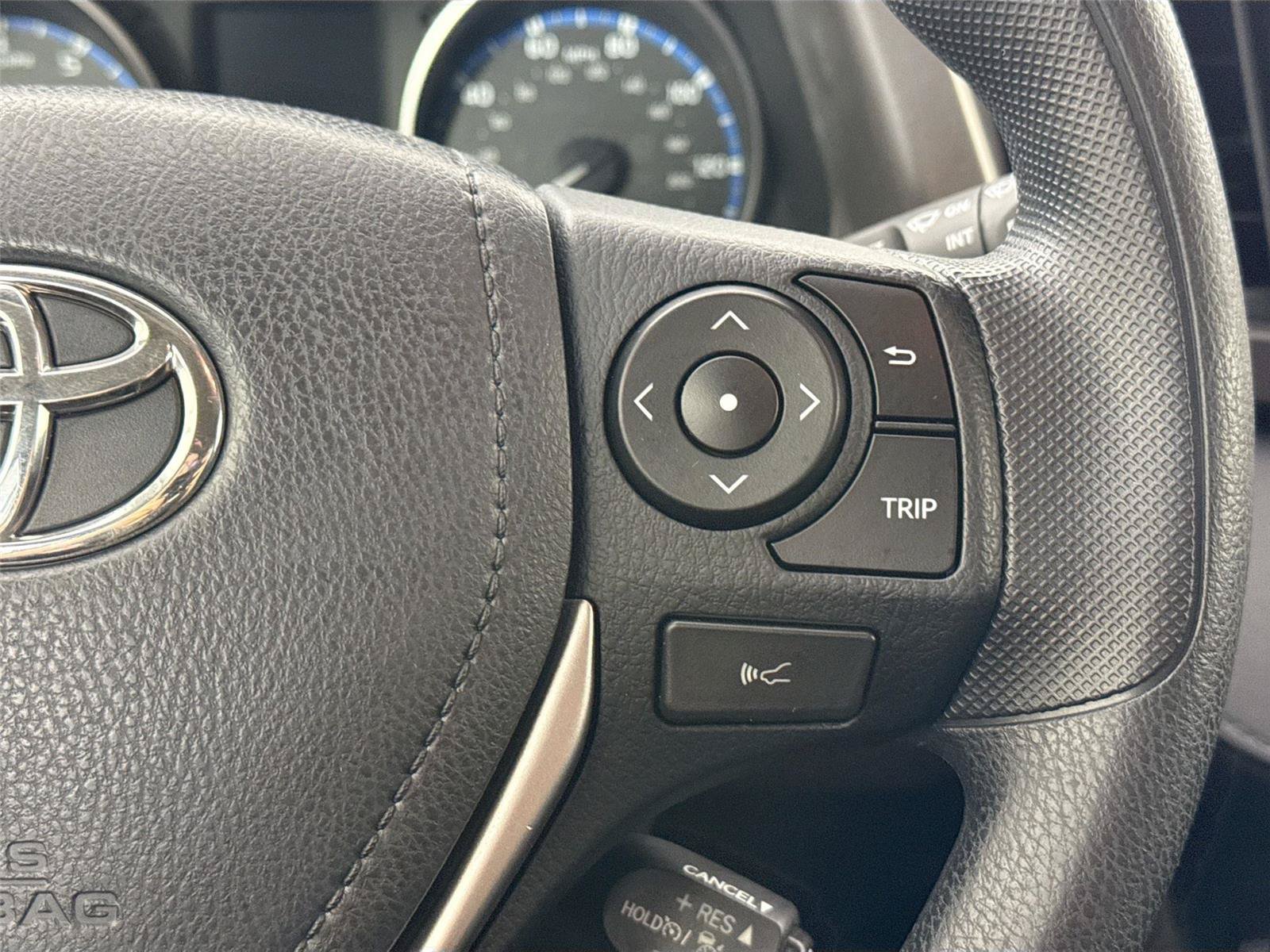 Used 2018 Toyota RAV4 LE w/ All Weather Liner Package AWD/4WD image 17