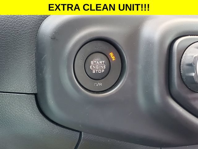 Used 2023 Jeep Gladiator Sport AWD/4WD image 13