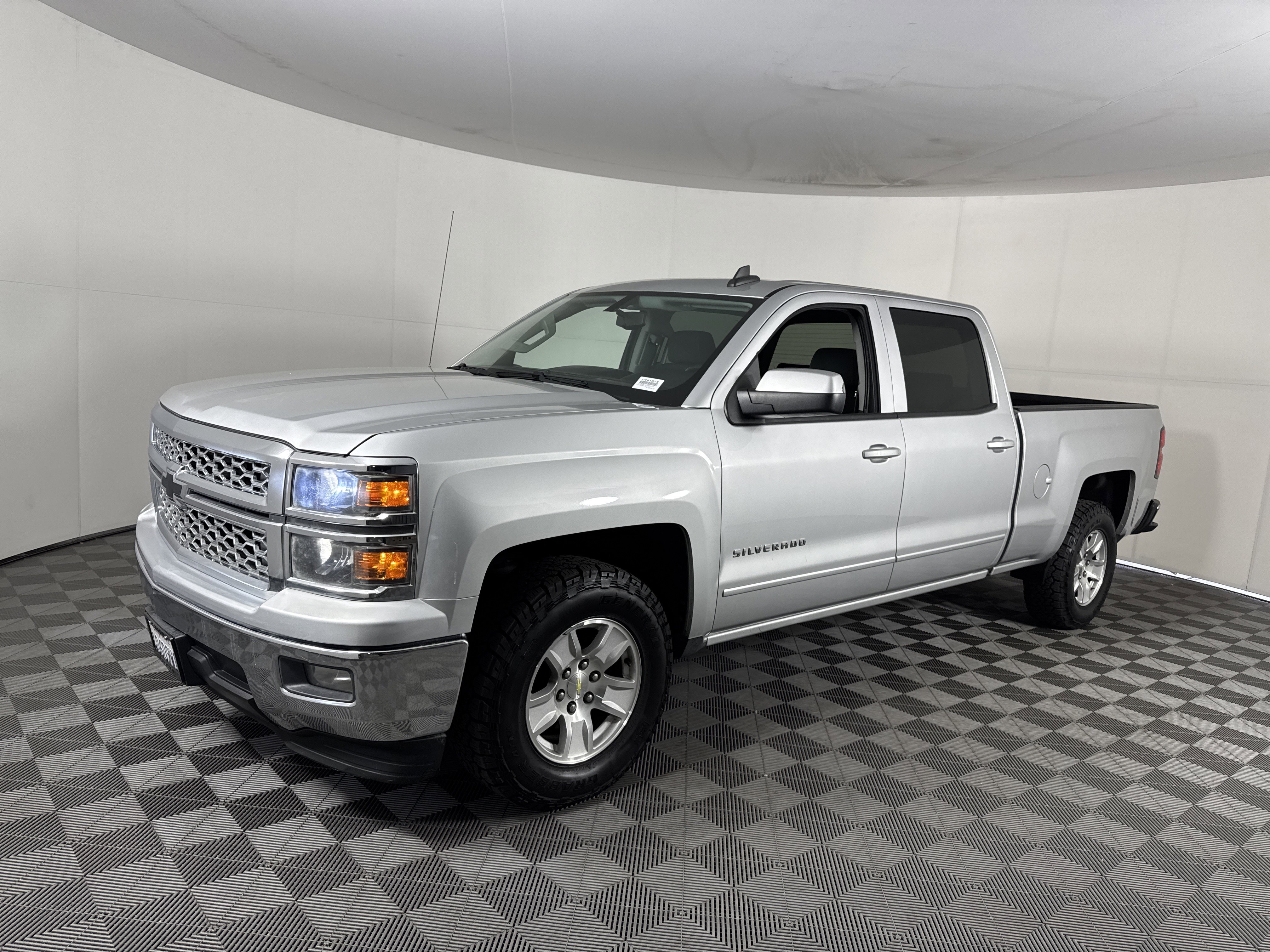 Used 2015 Chevrolet Silverado 1500 LT w/ LT Convenience Package RWD image 8