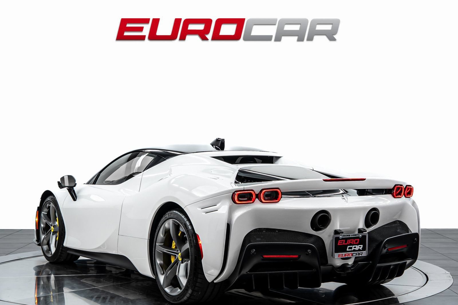 Used 2022 Ferrari SF90 Stradale AWD/4WD image 3