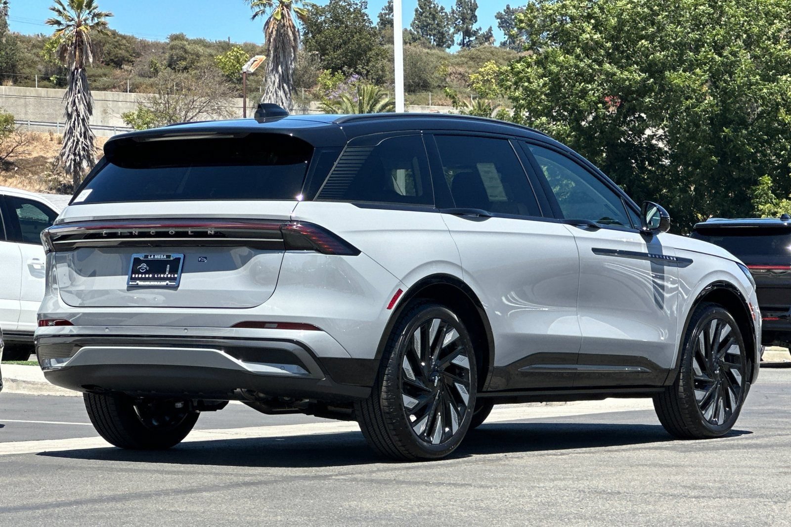New 2026 Lincoln Nautilus Reserve AWD/4WD image 3
