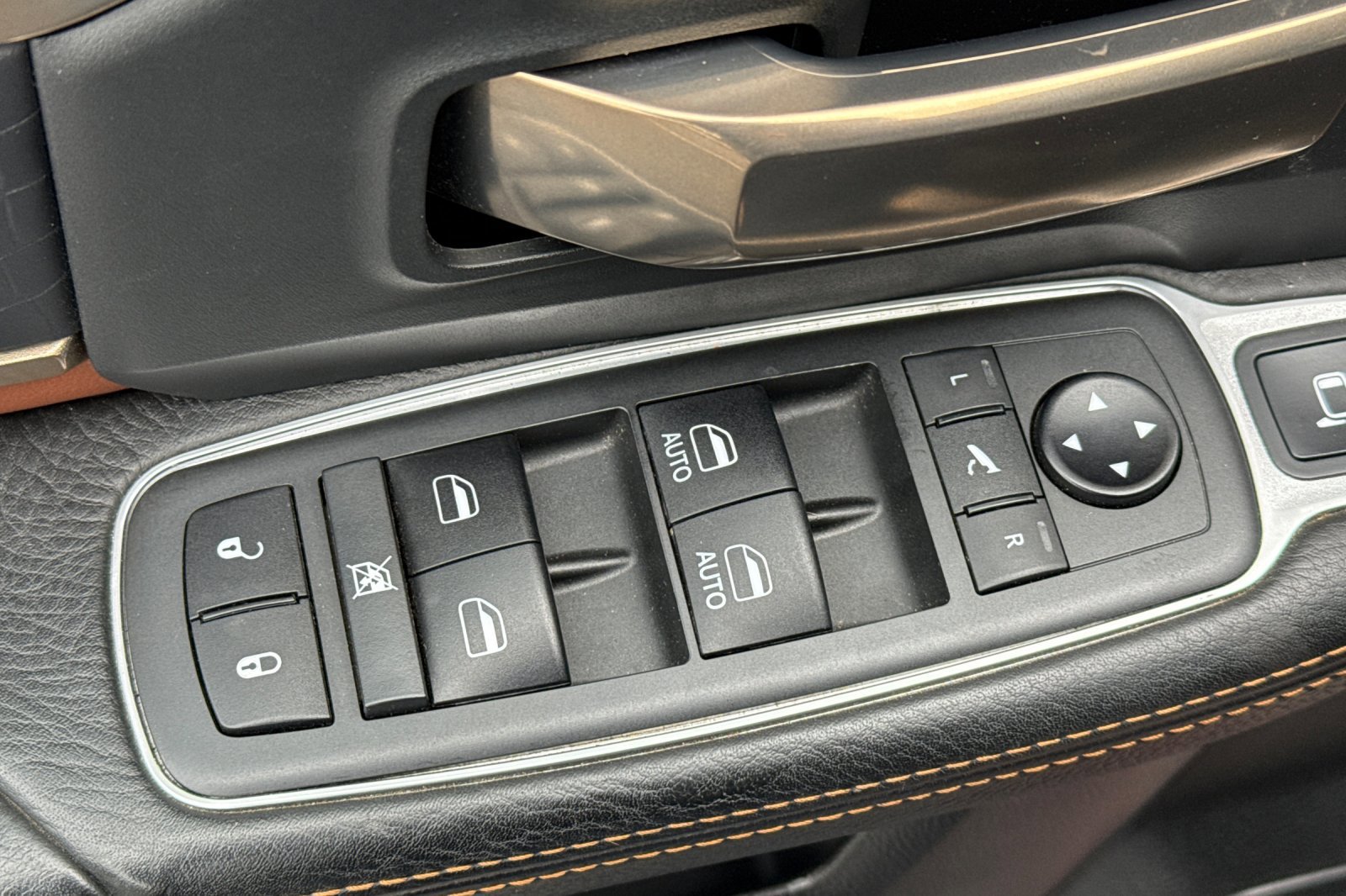 Used 2019 RAM 3500 Limited image 13