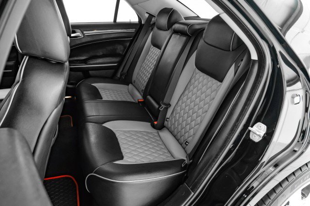 Used 2022 Chrysler 300 Touring w/ Sport Appearance Package image 37