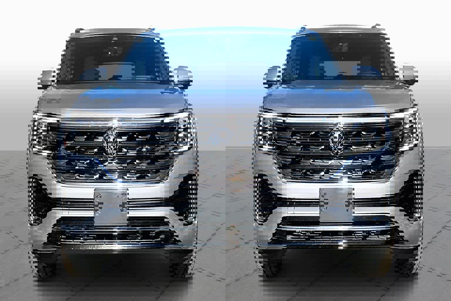 Used 2024 Volkswagen Atlas Cross Sport SEL R-Line image 3