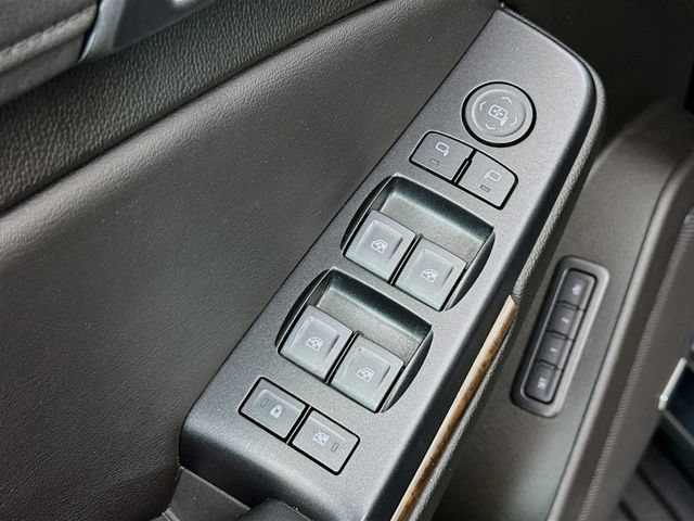 Used 2019 Chevrolet Suburban LT AWD/4WD image 18