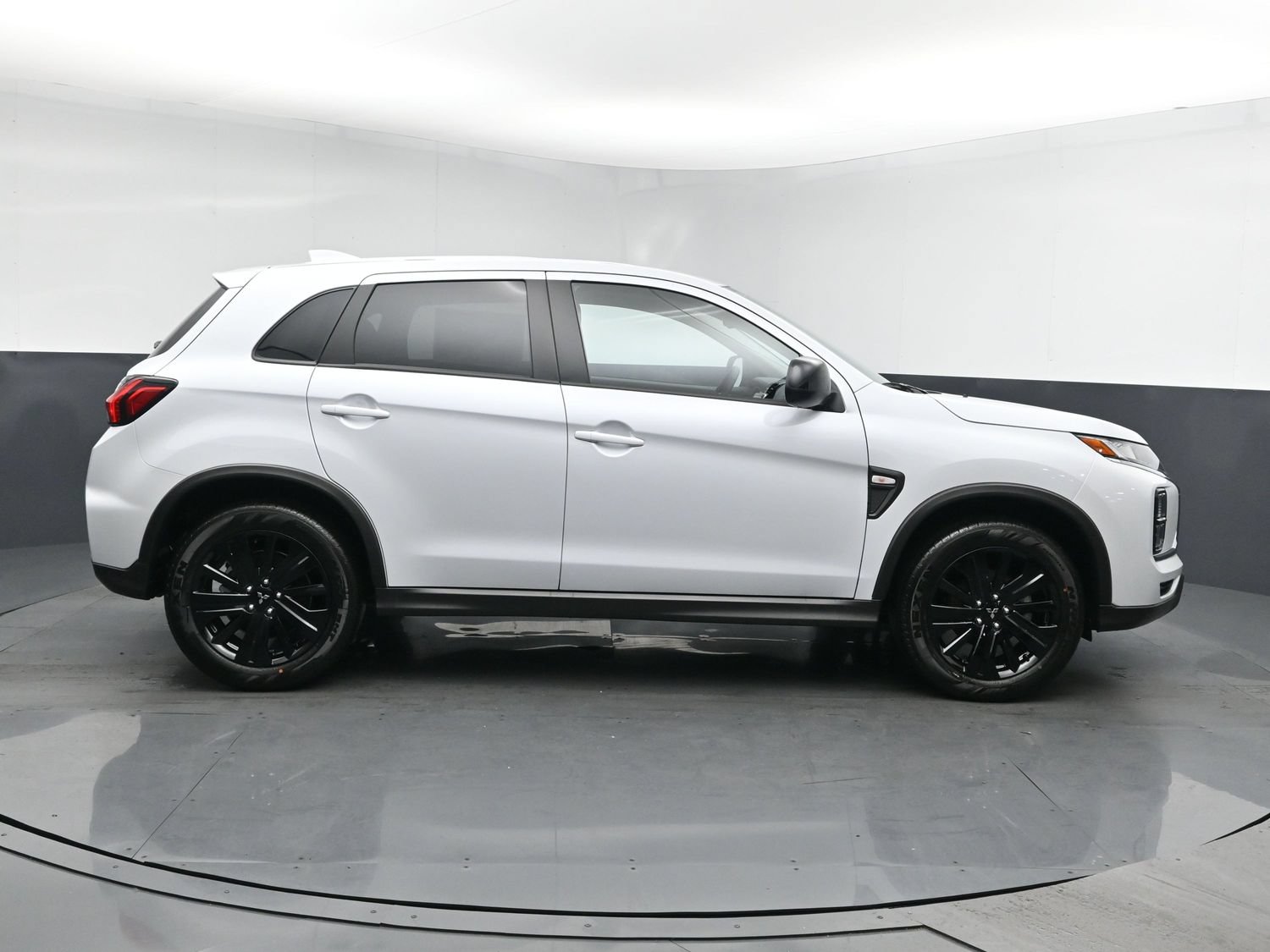 New 2026 Mitsubishi Outlander Sport LE AWD/4WD image 3