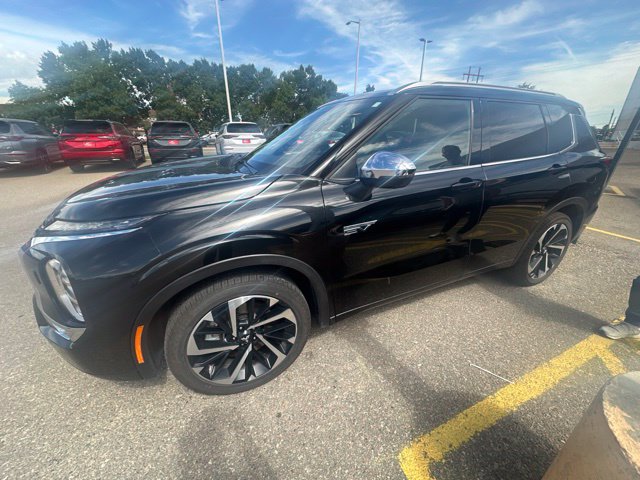 Used 2025 Mitsubishi Outlander SEL AWD/4WD image 4