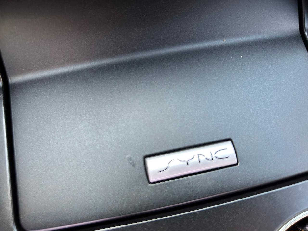 Used 2018 Ford Explorer XLT w/ Equipment Group 202A FWD image 23