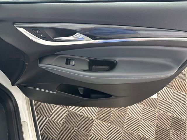 Used 2023 Buick Enclave Essence AWD/4WD image 19
