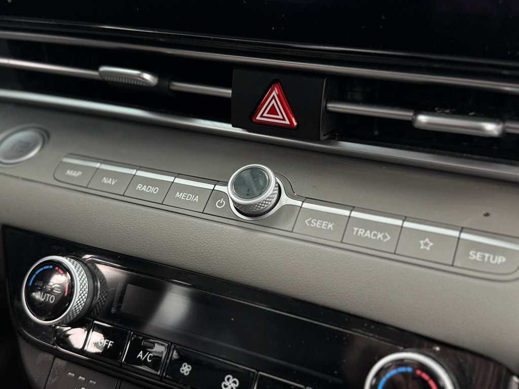 Used 2023 Hyundai Elantra SEL w/ Convenience Package image 25