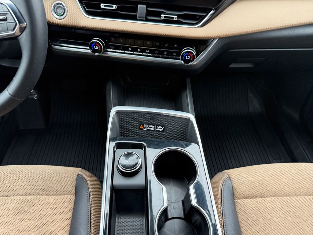 Certified 2025 Chevrolet Equinox ACTIV w/ Safety and Technology Package image 15