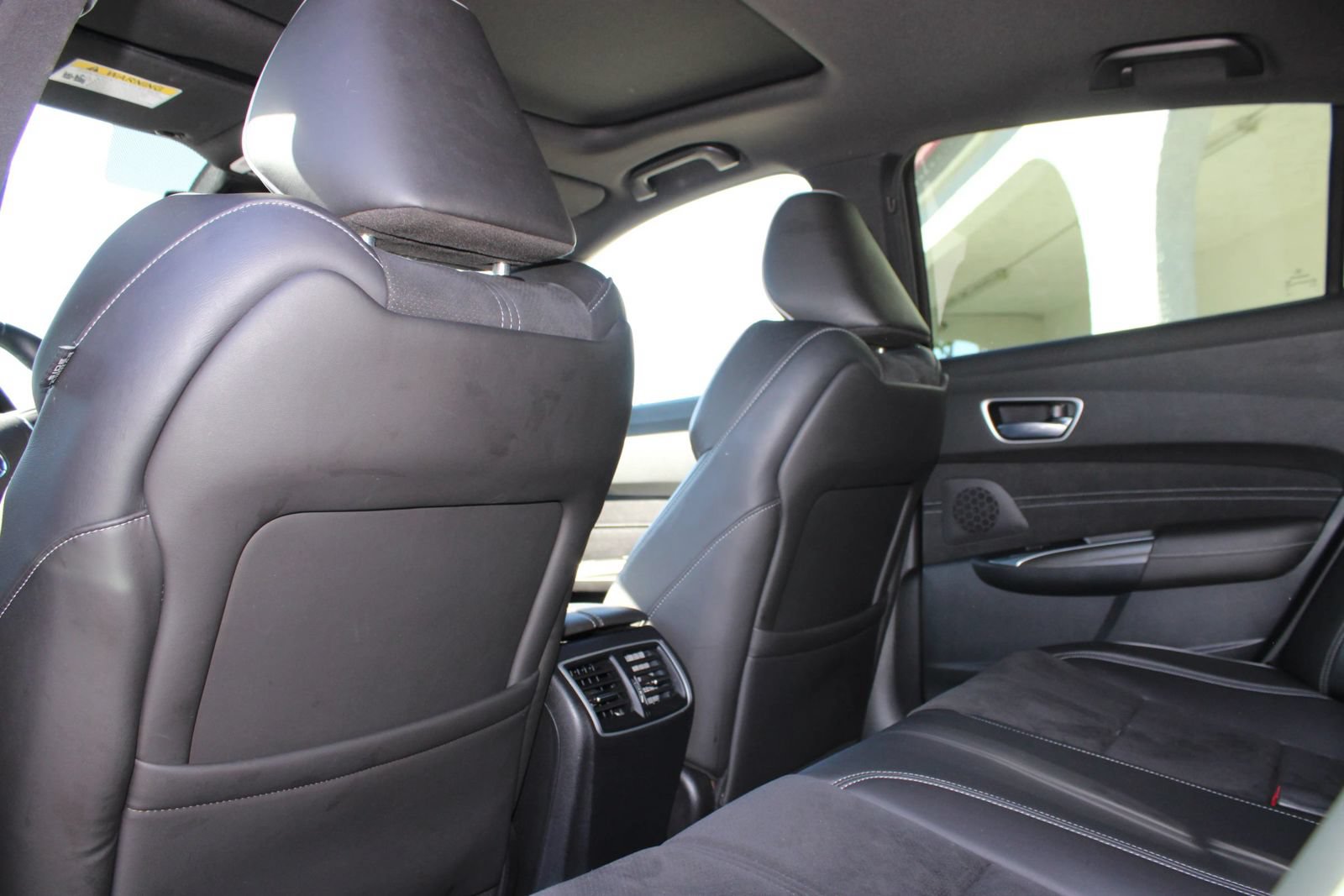 Used 2018 Acura TLX w/ Technology & A-SPEC Package FWD image 10