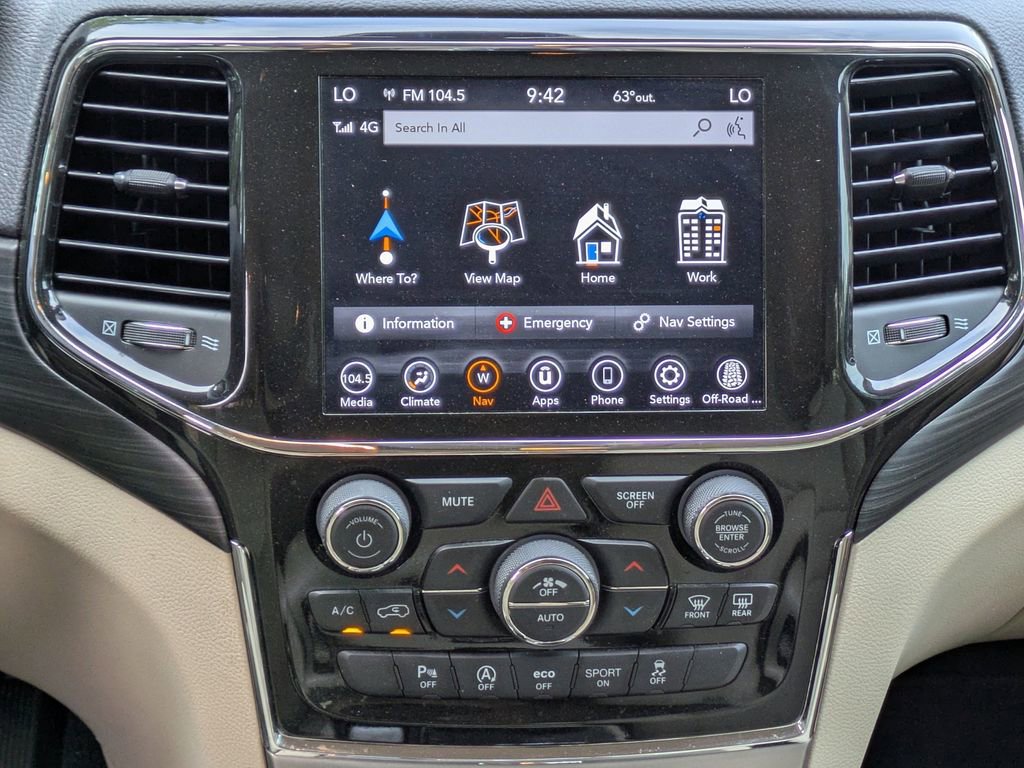 Used 2022 Jeep Grand Cherokee Laredo E image 17