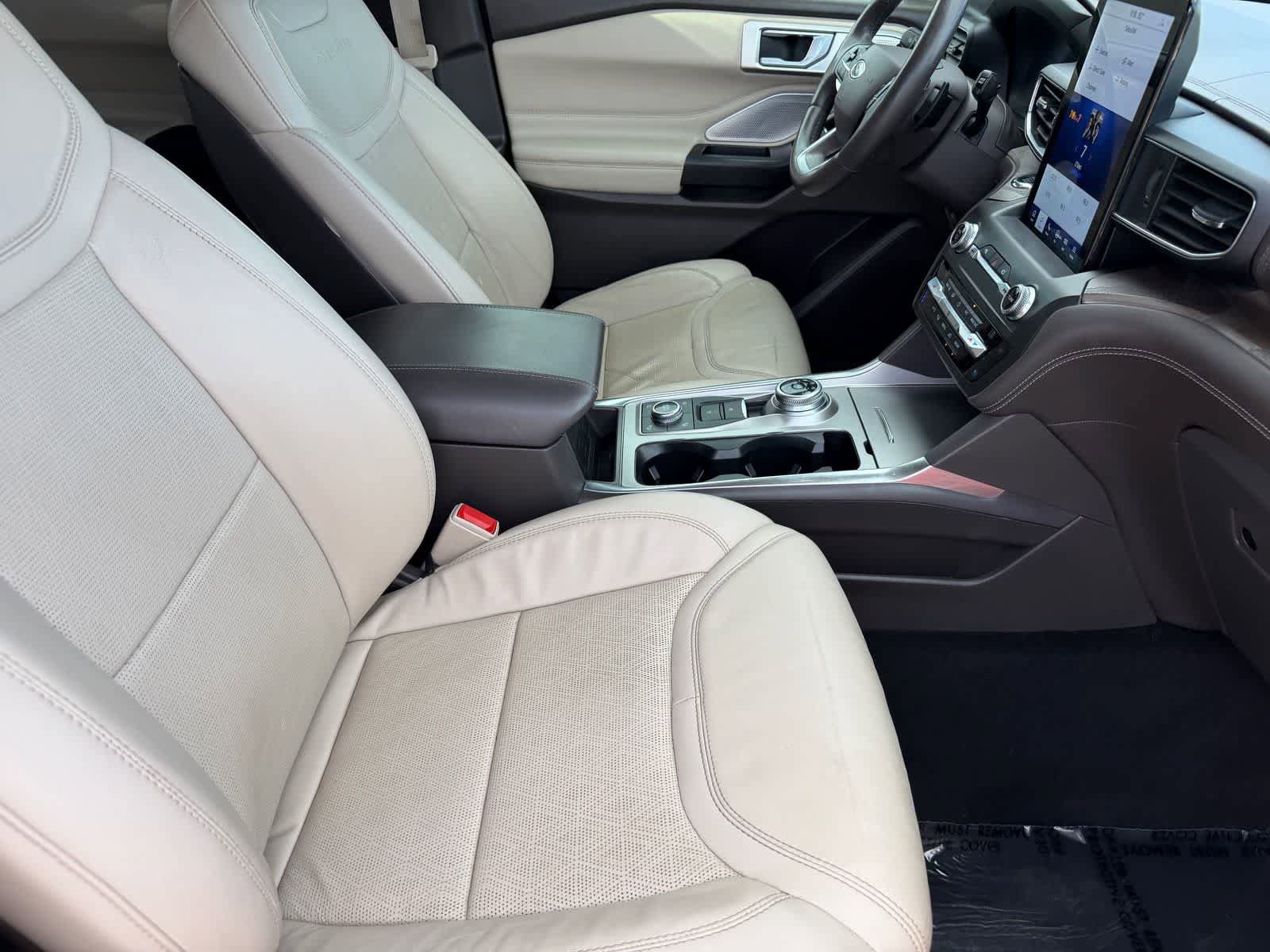 Used 2020 Ford Explorer Platinum w/ Premium Technology Package AWD/4WD image 10