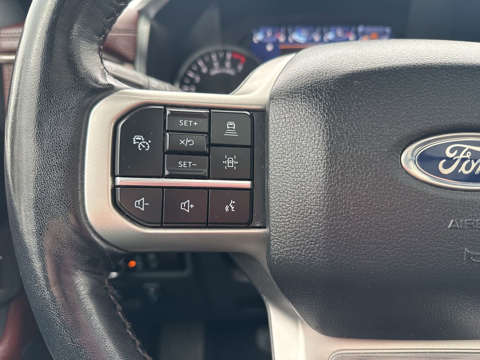 Used 2023 Ford Expedition Limited image 28