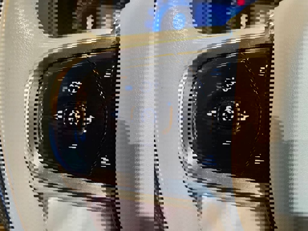 Certified 2025 Volvo XC90 B6 Plus image 23