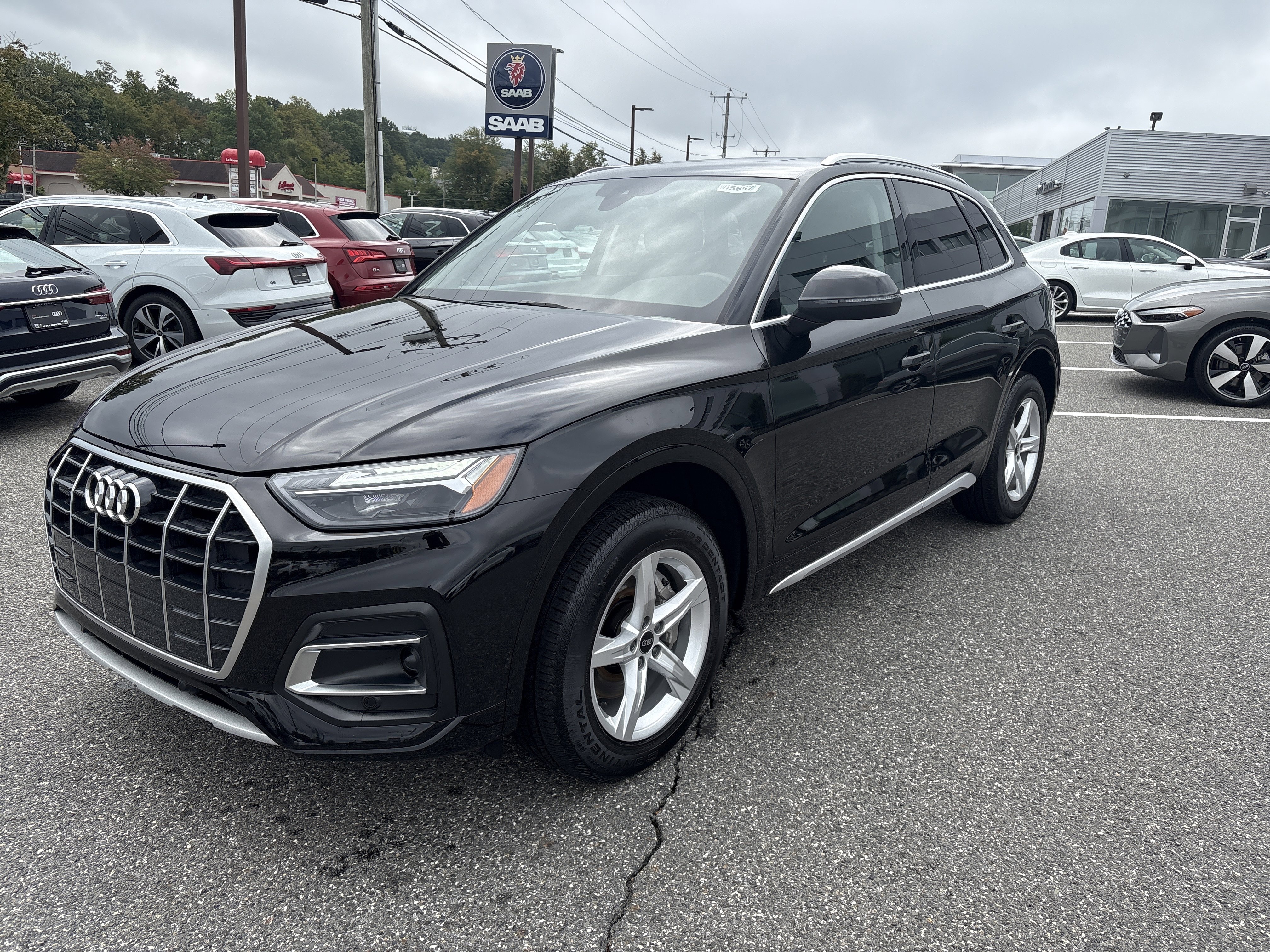 Certified 2023 Audi Q5 2.0T Premium w/ Convenience Package AWD/4WD image 3
