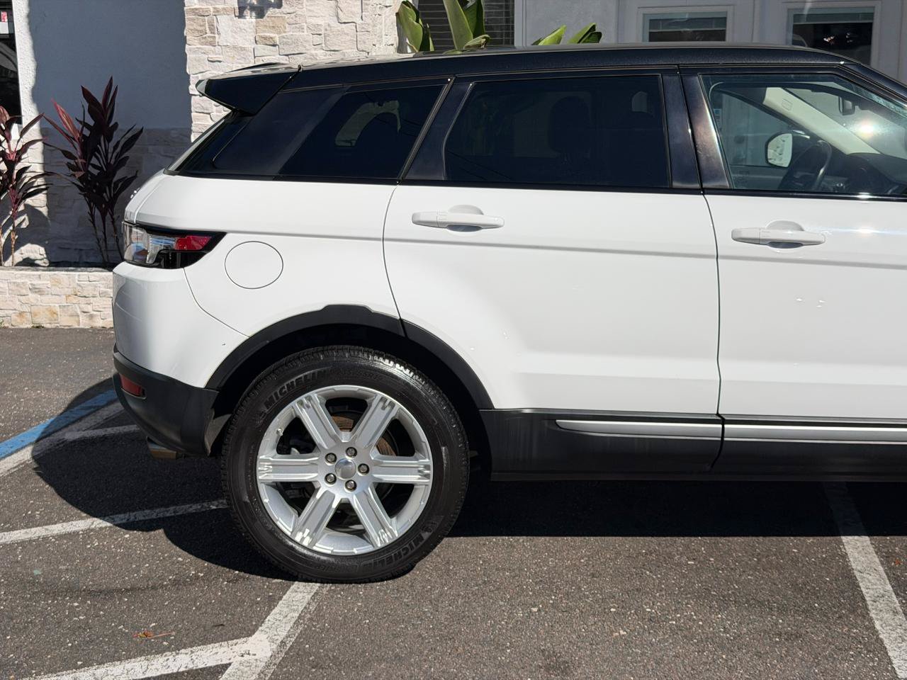Used 2015 Land Rover Range Rover Evoque Pure Plus AWD/4WD image 16