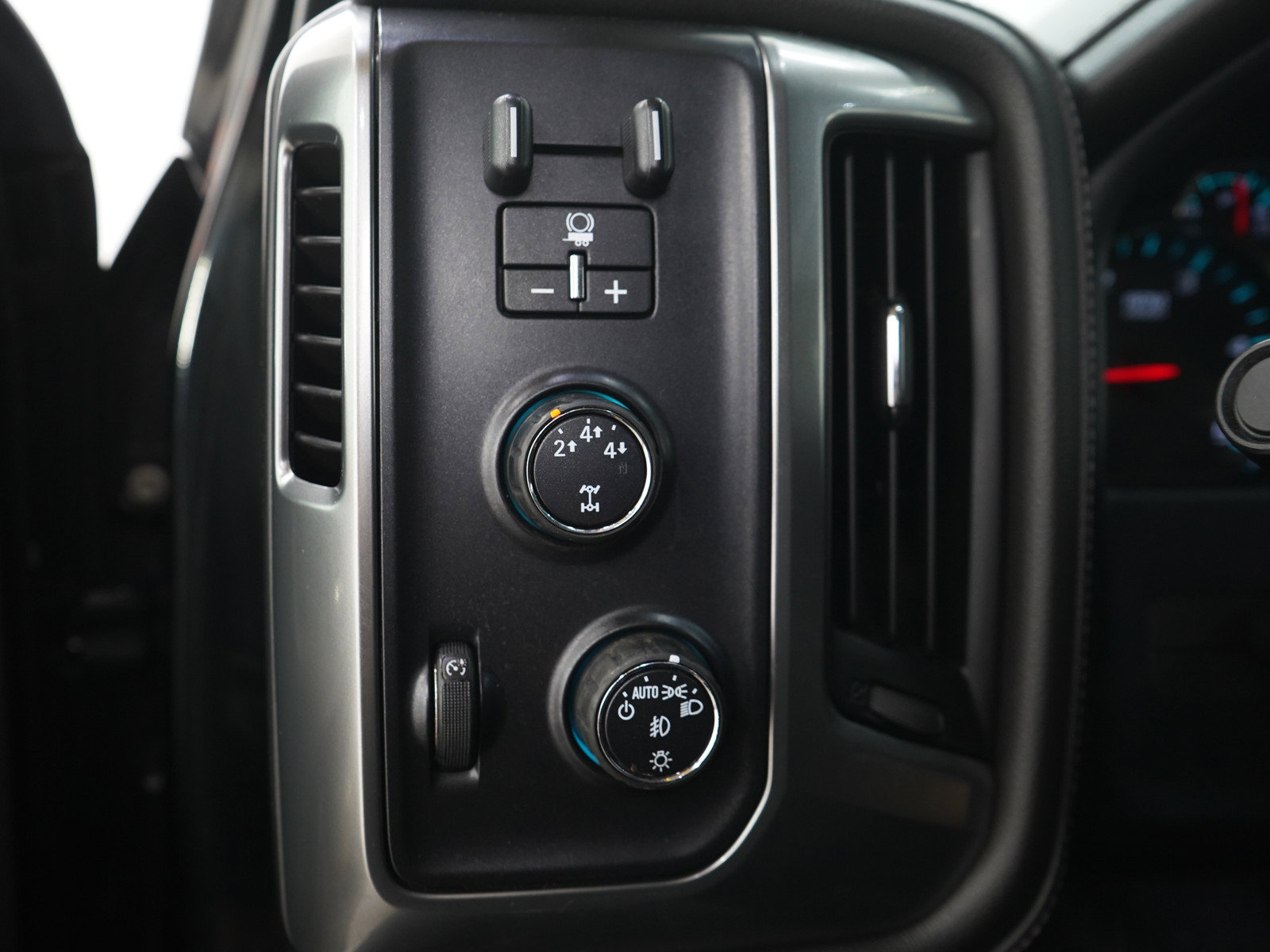 Used 2016 Chevrolet Silverado 2500 LTZ w/ Duramax Plus Package AWD/4WD image 27