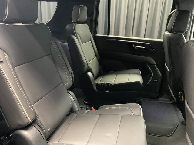 New 2026 Chevrolet Suburban Premier w/ Sun And Tow Package AWD/4WD image 15