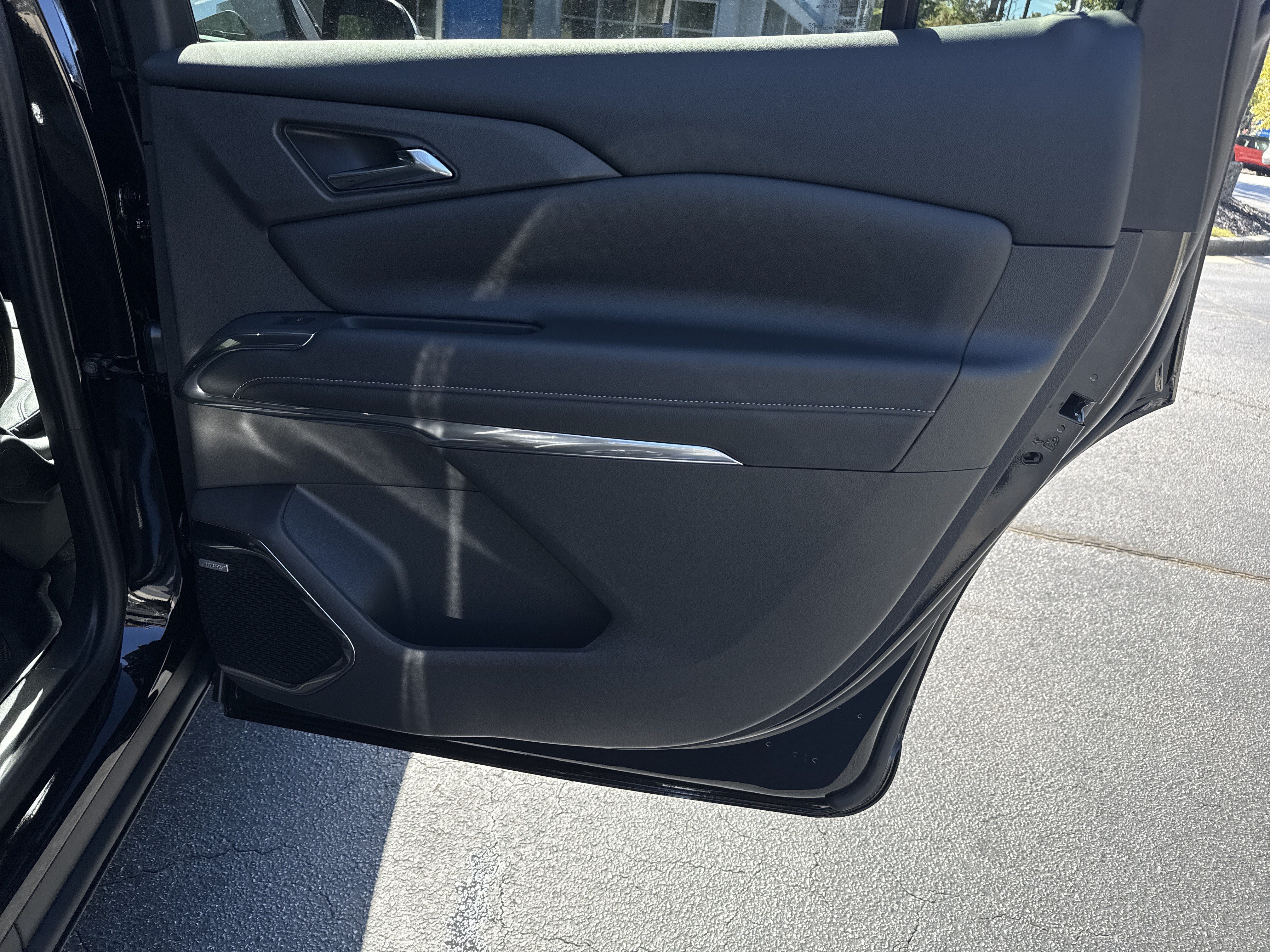 New 2027 Chevrolet Traverse LT w/ Enhanced Driving Package FWD image 17