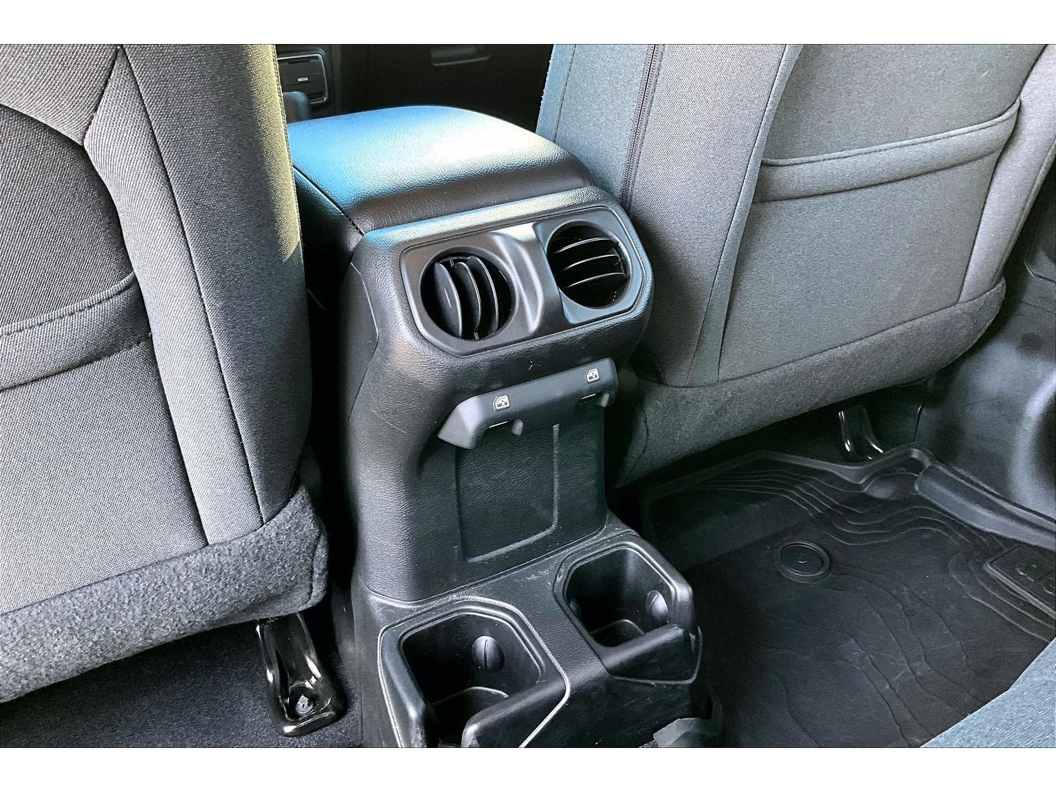 Used 2026 Jeep Wrangler Unlimited Sport AWD/4WD image 13