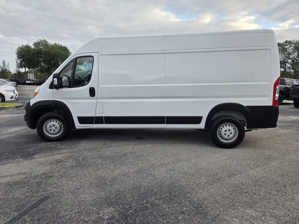 Used 2024 RAM ProMaster 2500 w/ Convenience Group FWD image 9