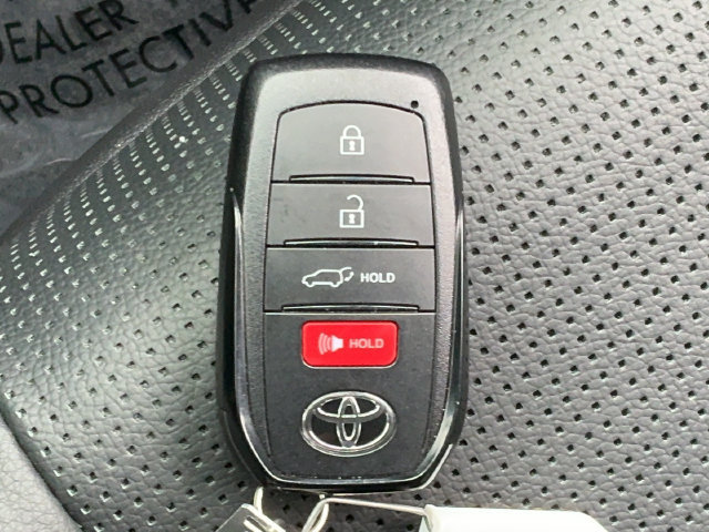 Used 2025 Toyota 4Runner Limited AWD/4WD image 37