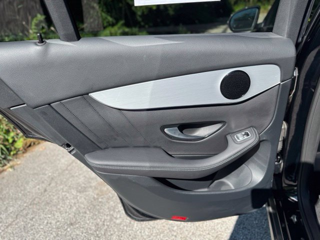 Used 2022 Mercedes-Benz GLC 300 image 11
