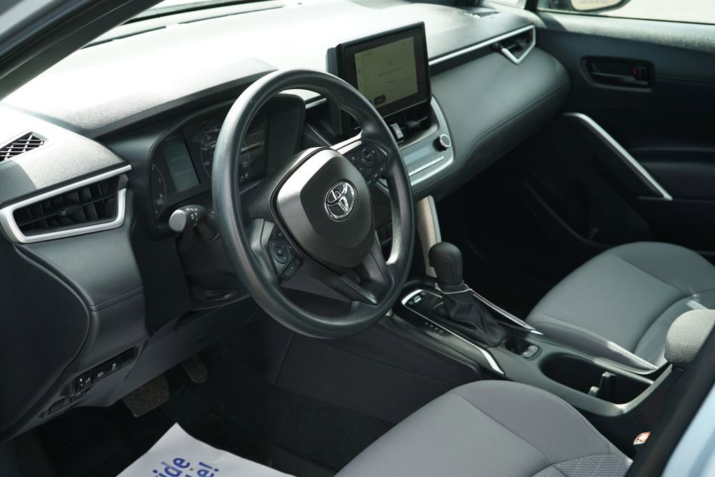 Used 2024 Toyota Corolla Cross S AWD/4WD image 12