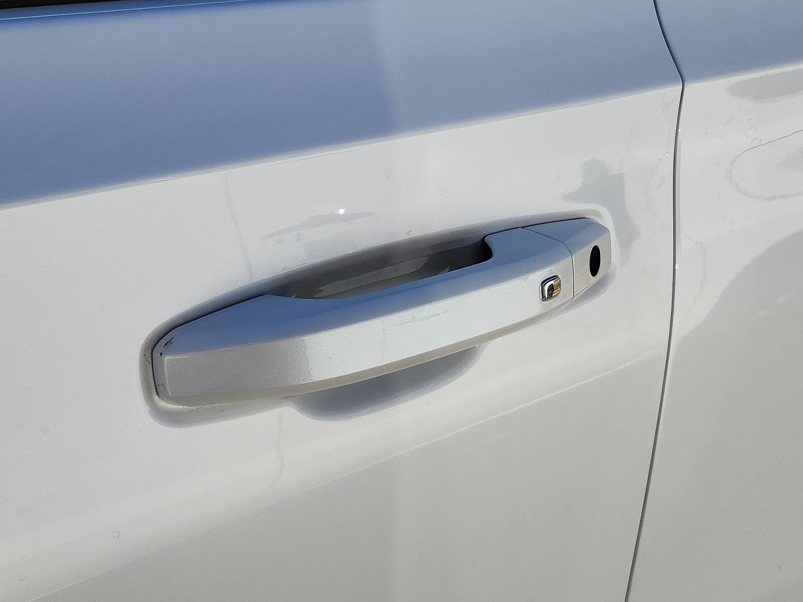 Used 2022 Chevrolet Suburban LT w/ Luxury Package image 3