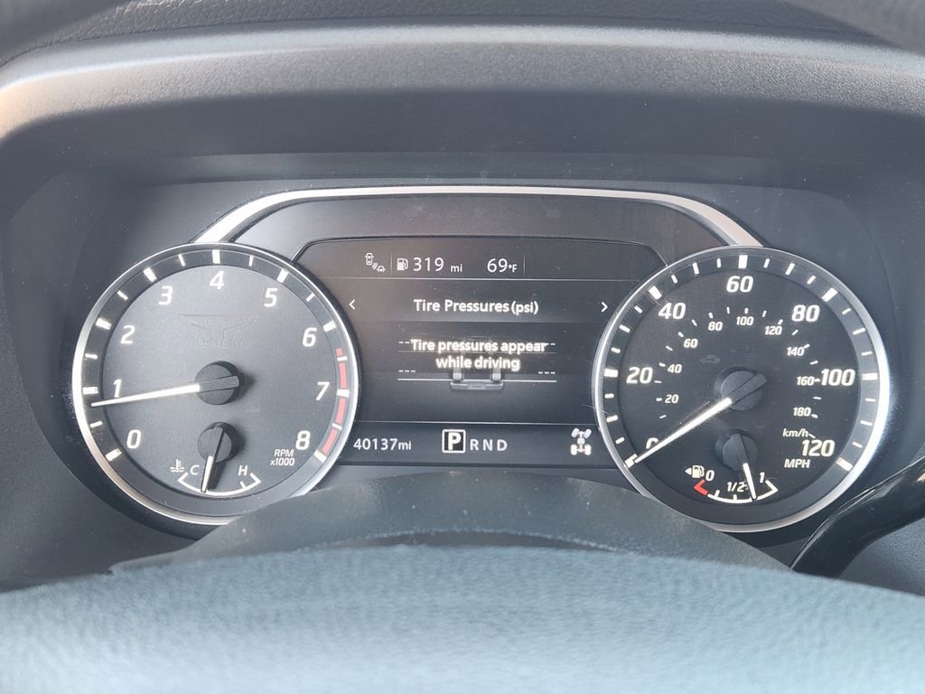 Used 2022 Nissan Titan SV image 12