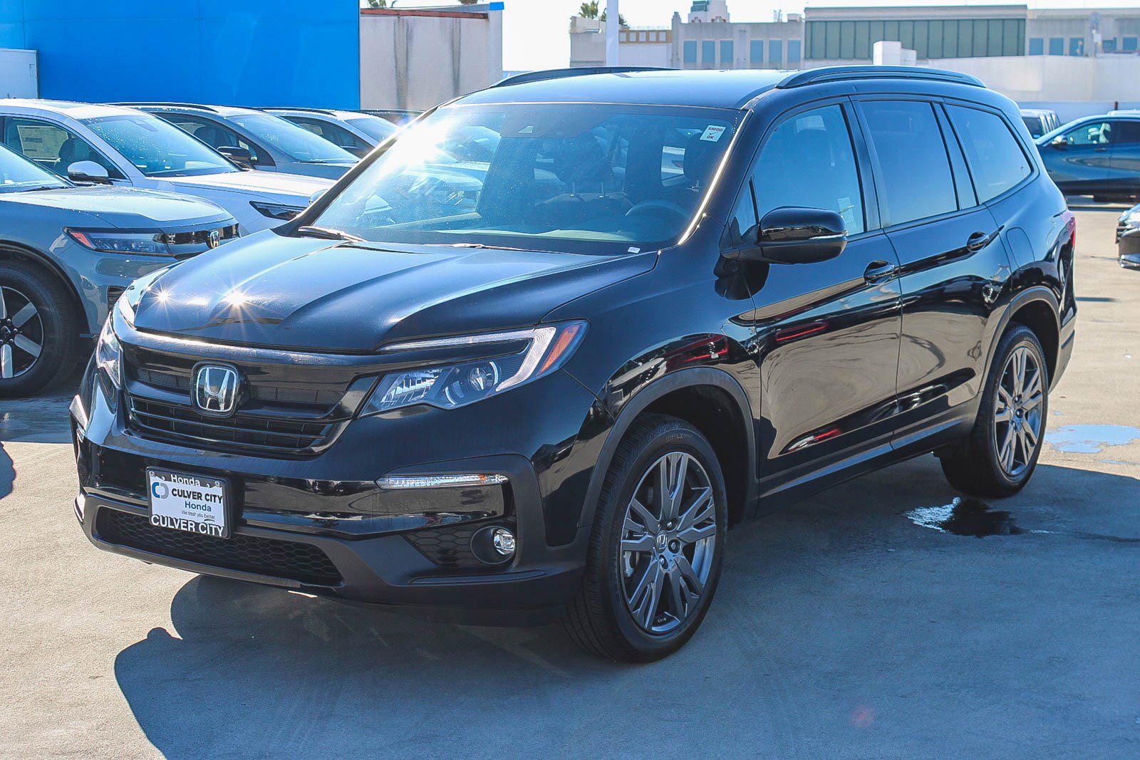 Certified 2022 Honda Pilot Sport image 3