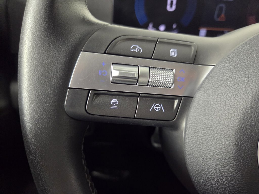 Used 2026 Hyundai Kona SEL Sport FWD image 17