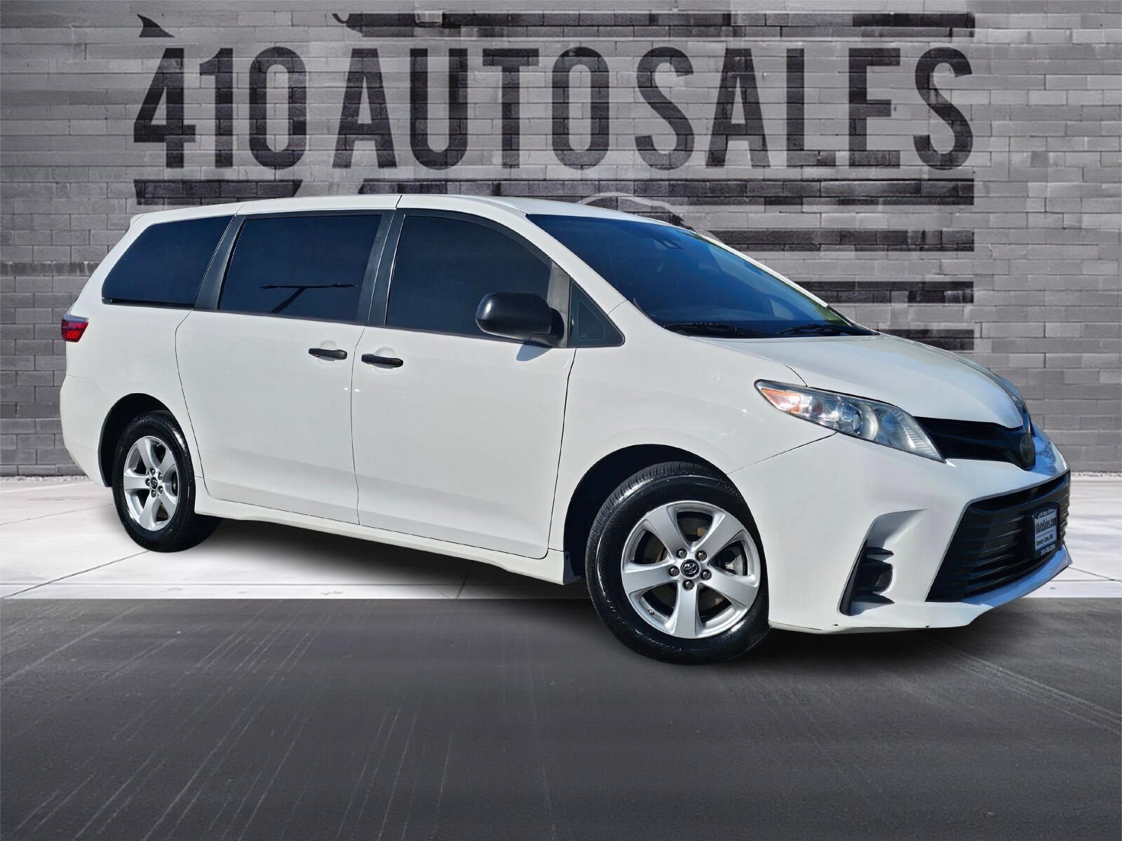 Used 2019 Toyota Sienna L w/ Carpet Mat Package