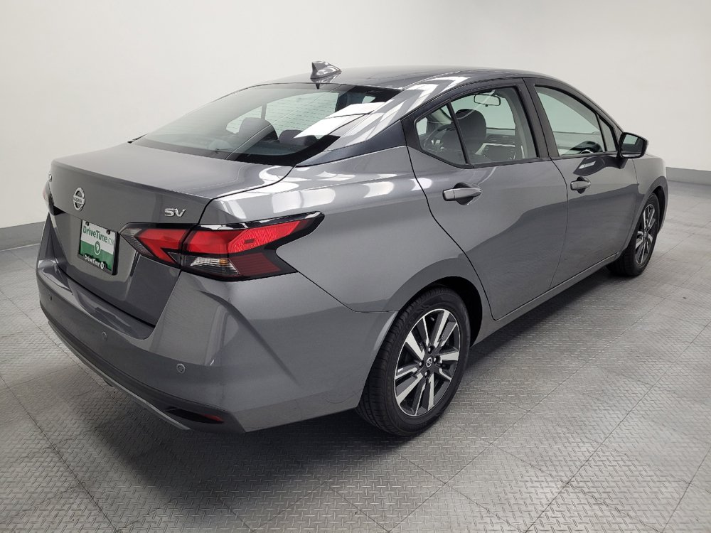 Used 2021 Nissan Versa SV FWD image 9