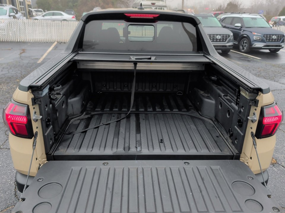 Used 2023 Hyundai Santa Cruz SEL w/ Activity Package image 15